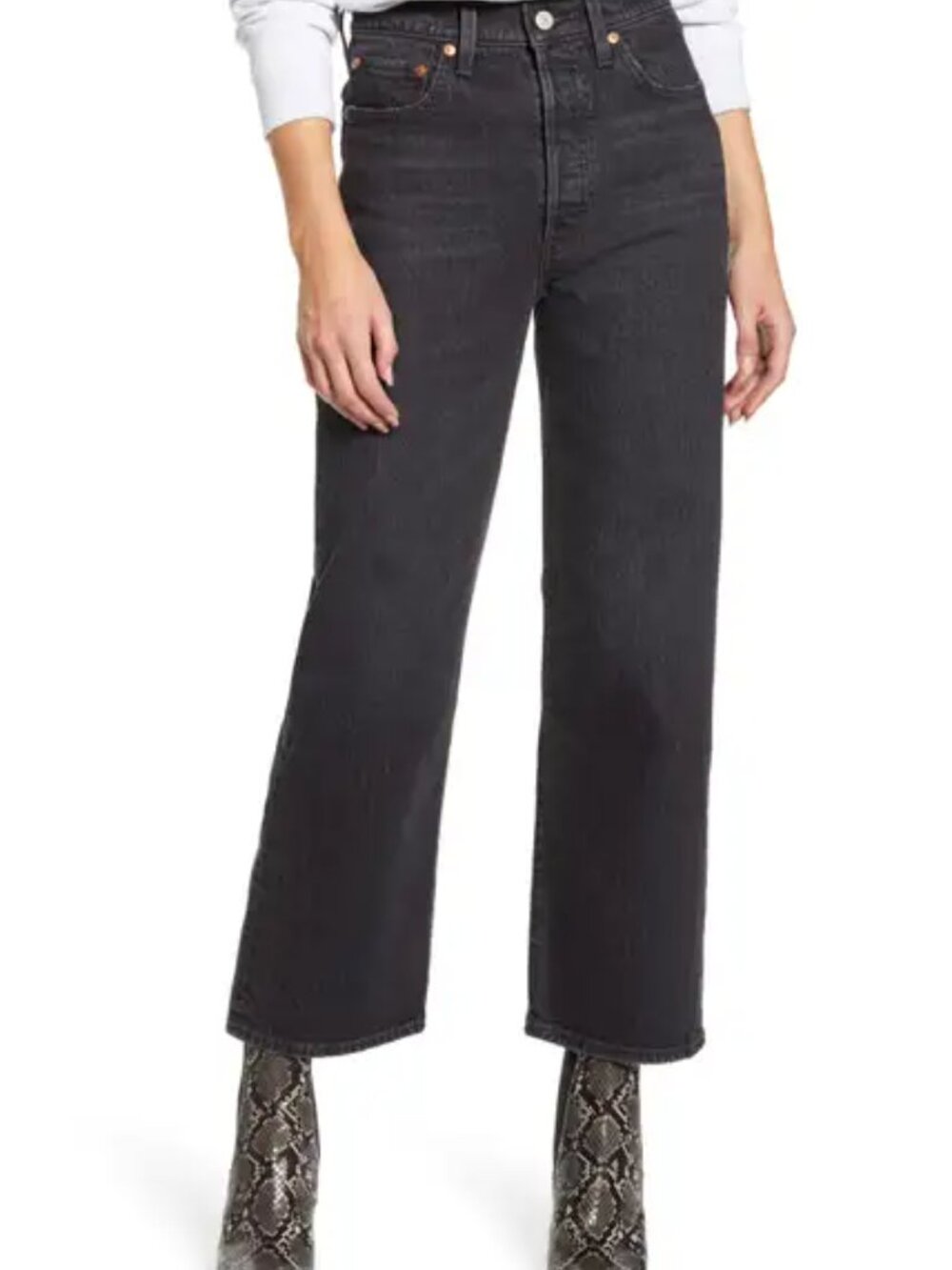 Levi's Women's Ribcage Straight Leg Jeans in Black Wash